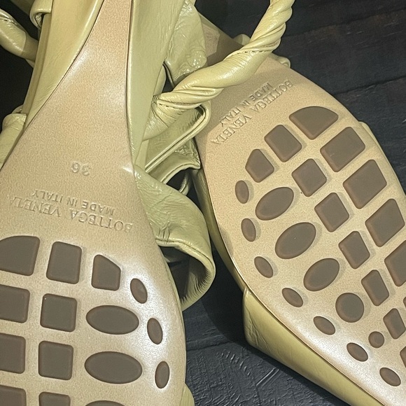 BOTTEGA VENETA  TWIST HEELS - Picture 10 of 10